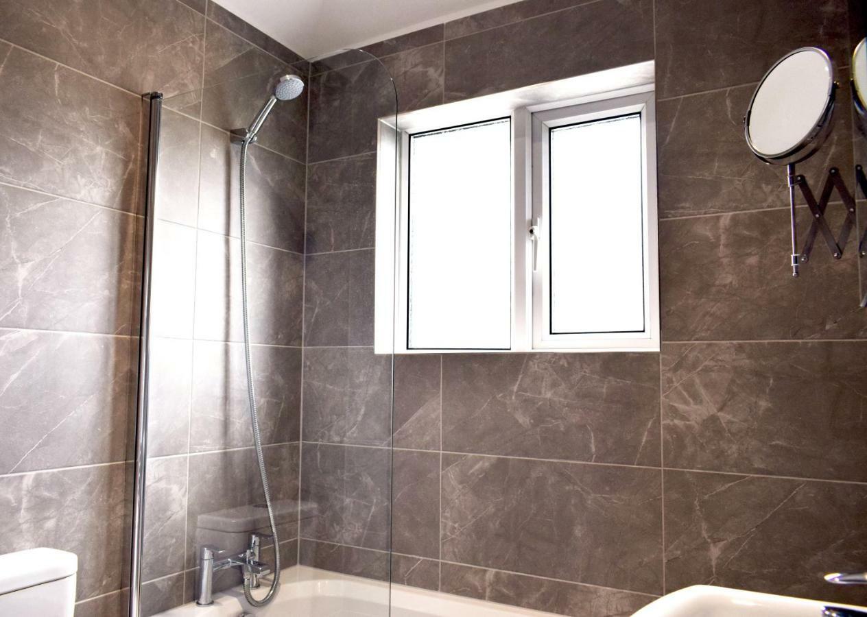 Charming Three Bed Home Near City Centre And Hospital Σαουθάμπτον Εξωτερικό φωτογραφία